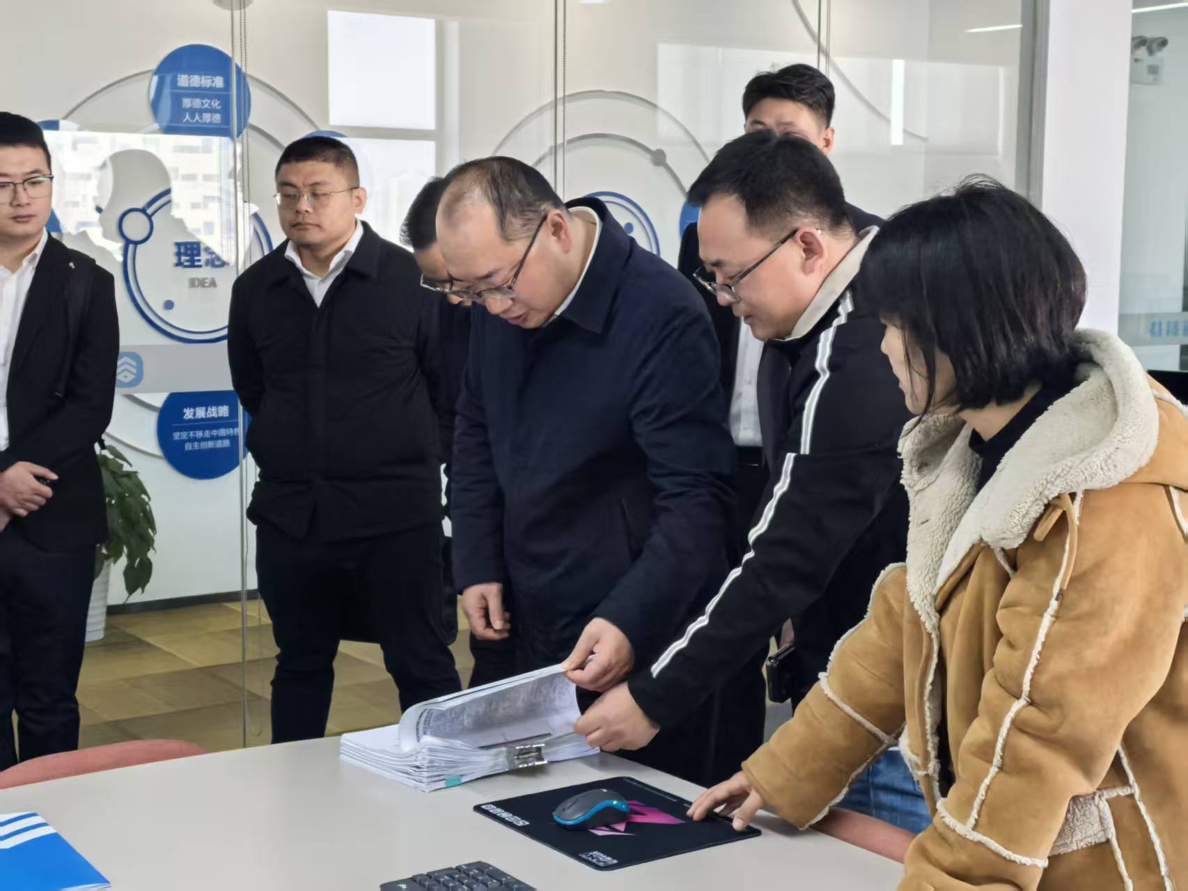 微信图片_20251210103247_282_176 微信图片_20251210103247_282_176